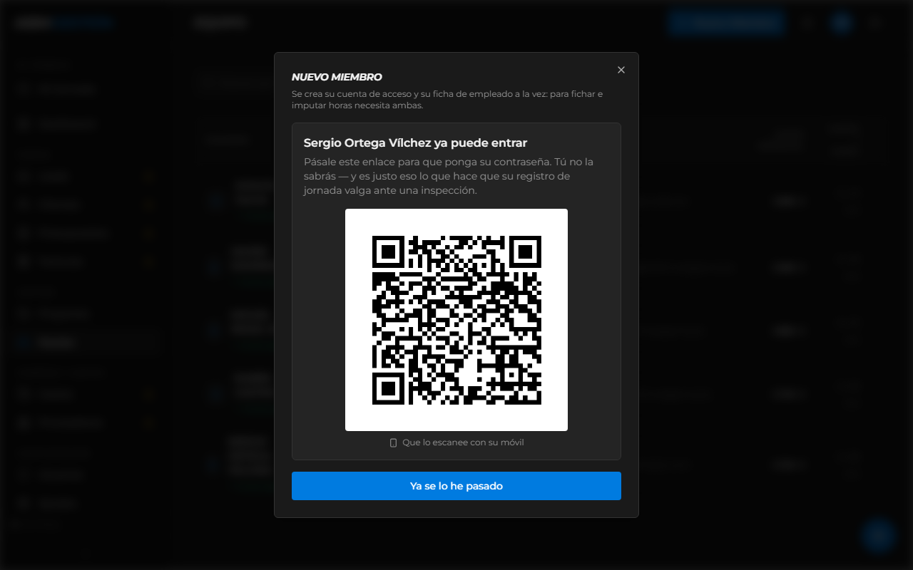 Captura pendiente: invitación al equipo con QR (paso 2).
